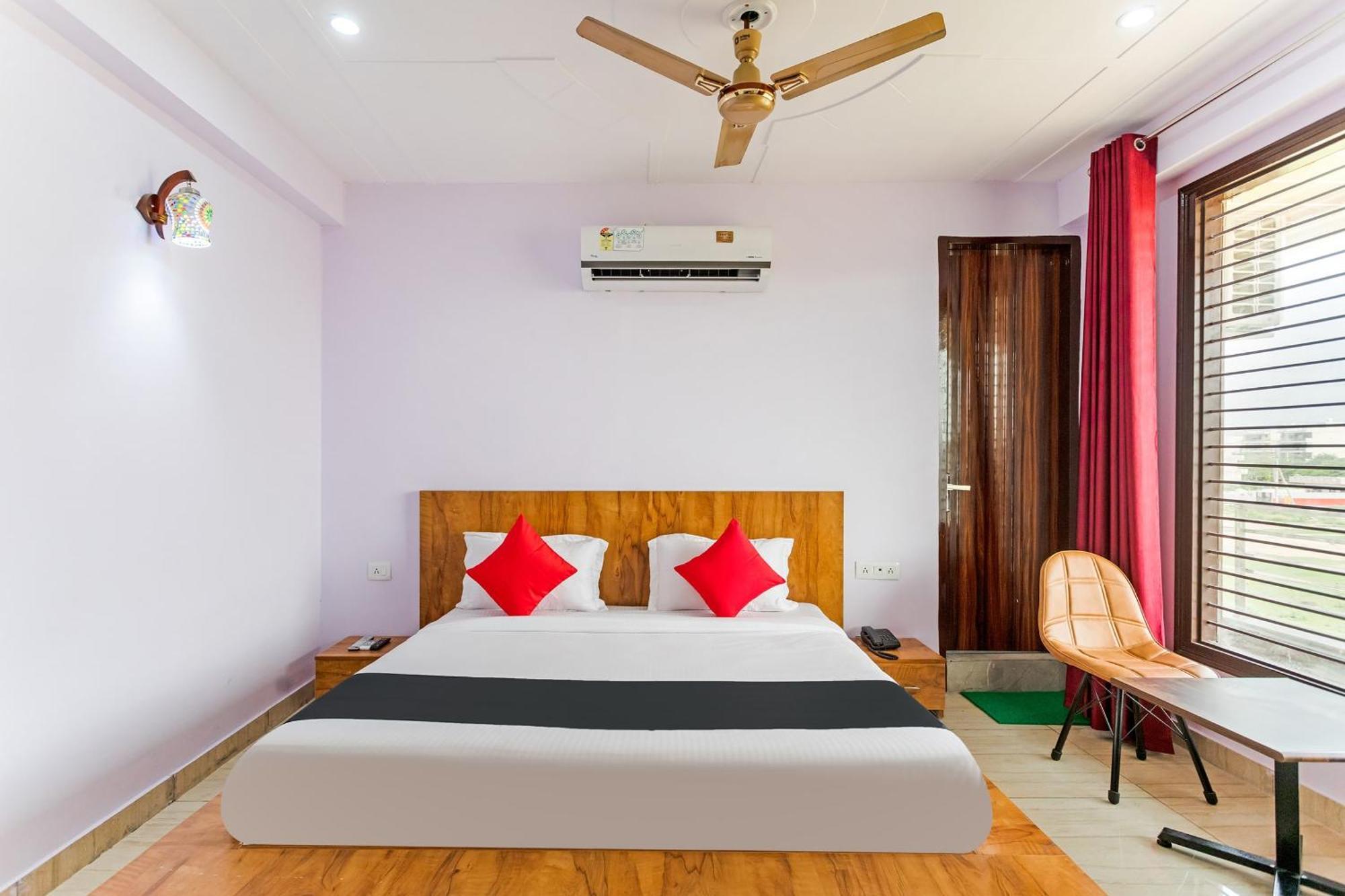 Hotel Capital O Harish Residency Gurgaon Exterior foto